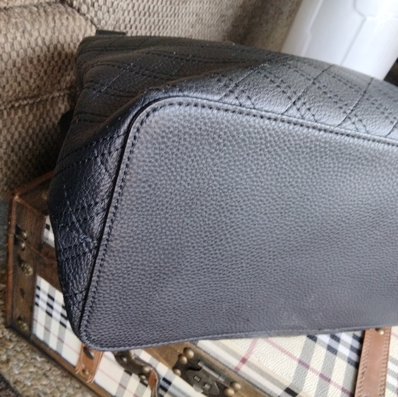 Calvin Klein Tote - Picture 4 of 8